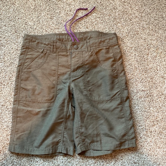The North face lightweight shorts size 4 - Picture 1 of 3